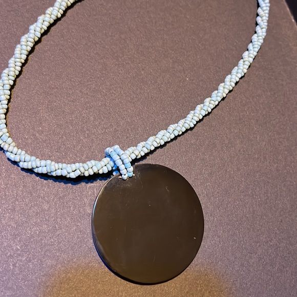 # 397-Elegant Abalone shell design necklace with blue beaded chain - Picture 10 of 14